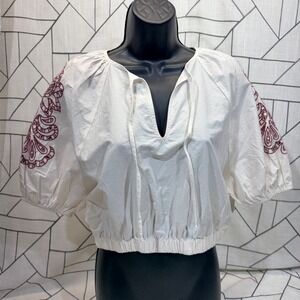 Universal Thread Blouse Womens Medium Off-White NEW Embroidered Crop Peasant Top